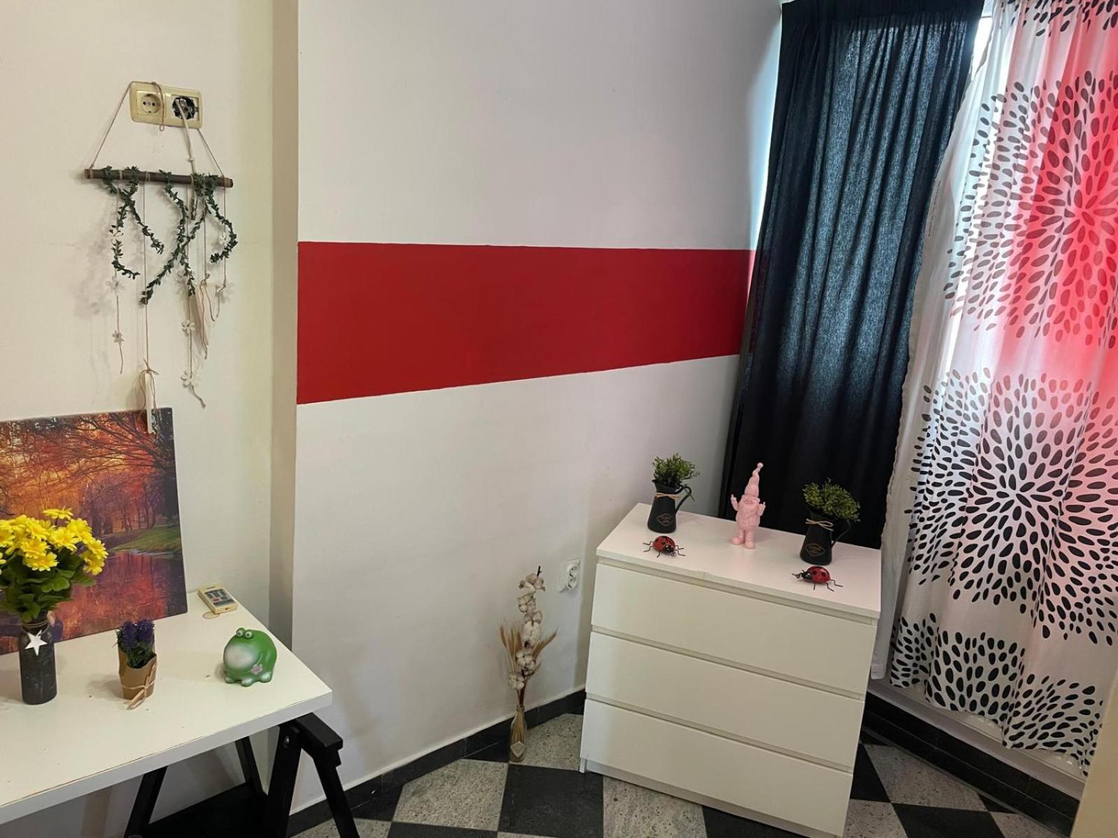Cozy 1 Bdrm In Center