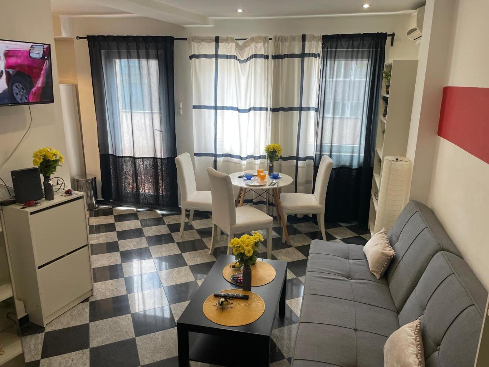 Cozy 1 Bdrm In Center 布加勒斯特
